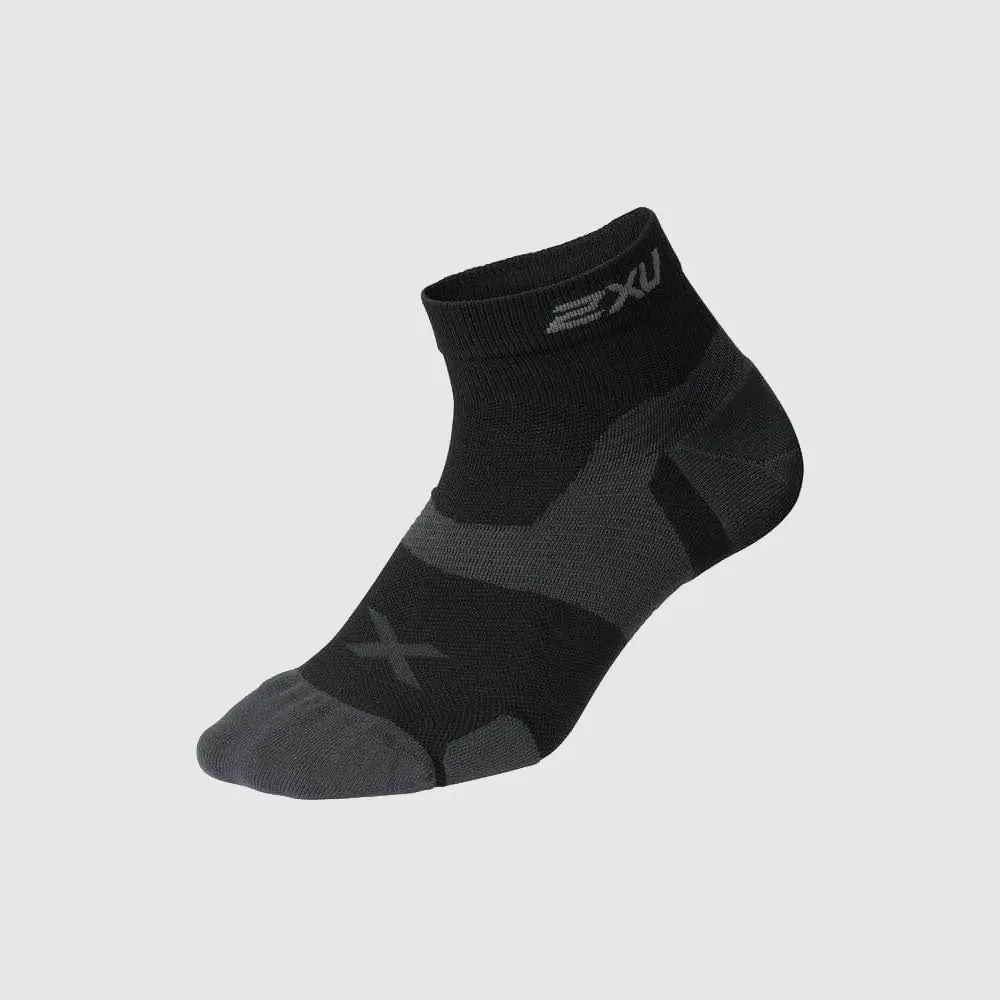 2XU - Vectr Cushion 1/4 Crew Compression Socks - Black/Titanium