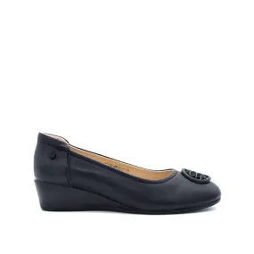 Eden Medallion Women's Shoes - Black Leather