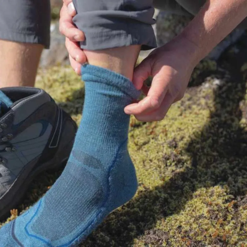 icebreaker Merino Men's Hike  Light Crew Socks - Black Ember